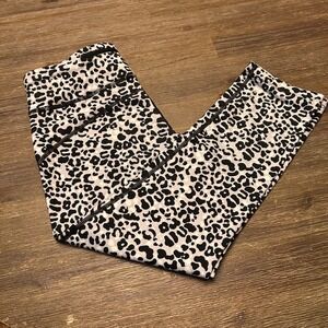 Nike Dri Fit Leopard Print Athletic Leggings Women's Size S Capris